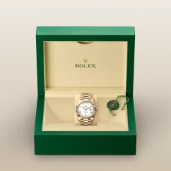 rolex  Day-Date 40 Oyster, 40 mm, yellow gold M228238-0042