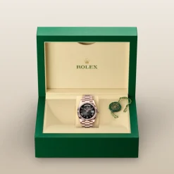 rolex  Day-Date 40 Oyster, 40 mm, Everose gold M228235-0055